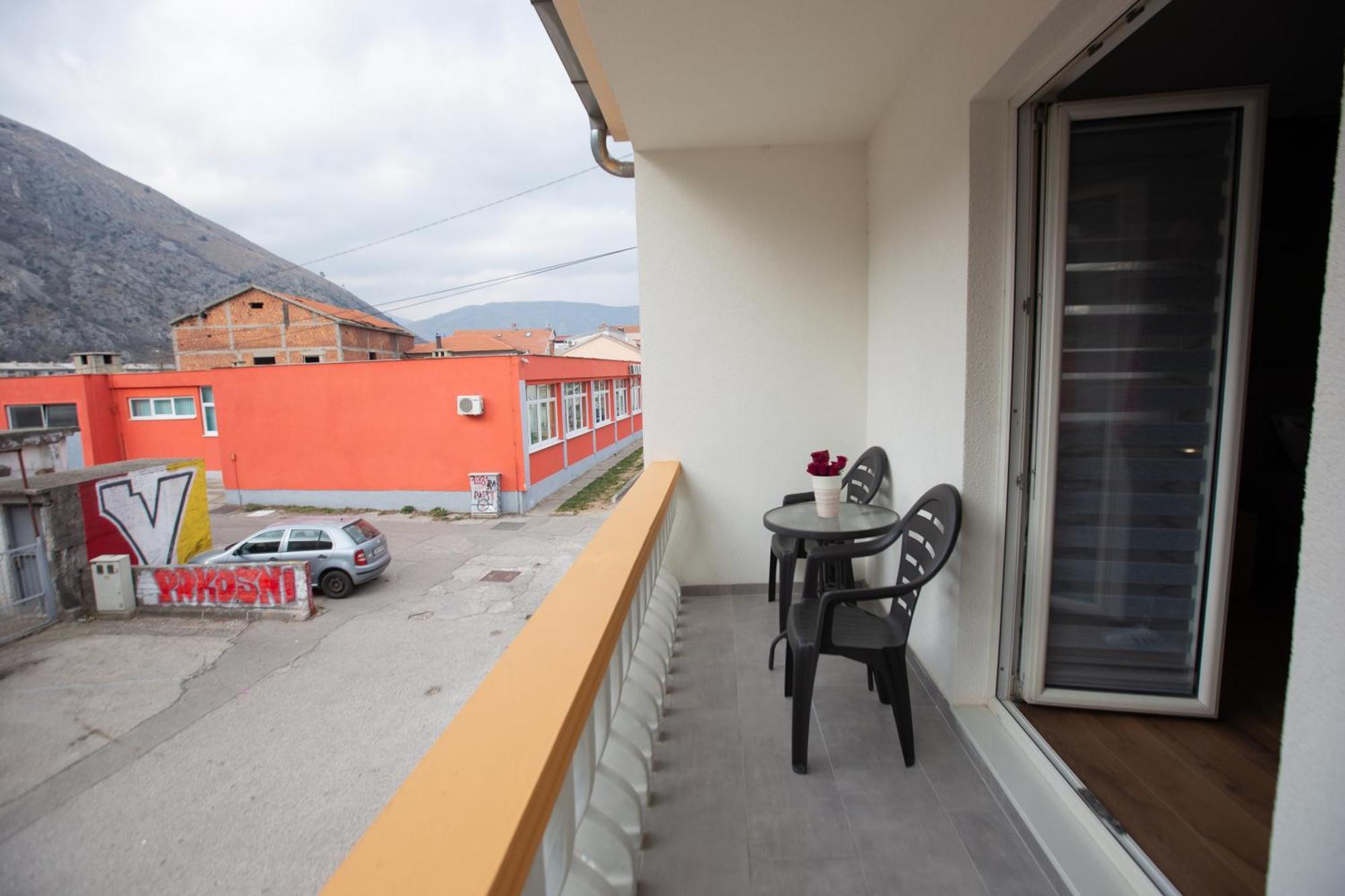 On Point Apartment Мостар Екстериор снимка