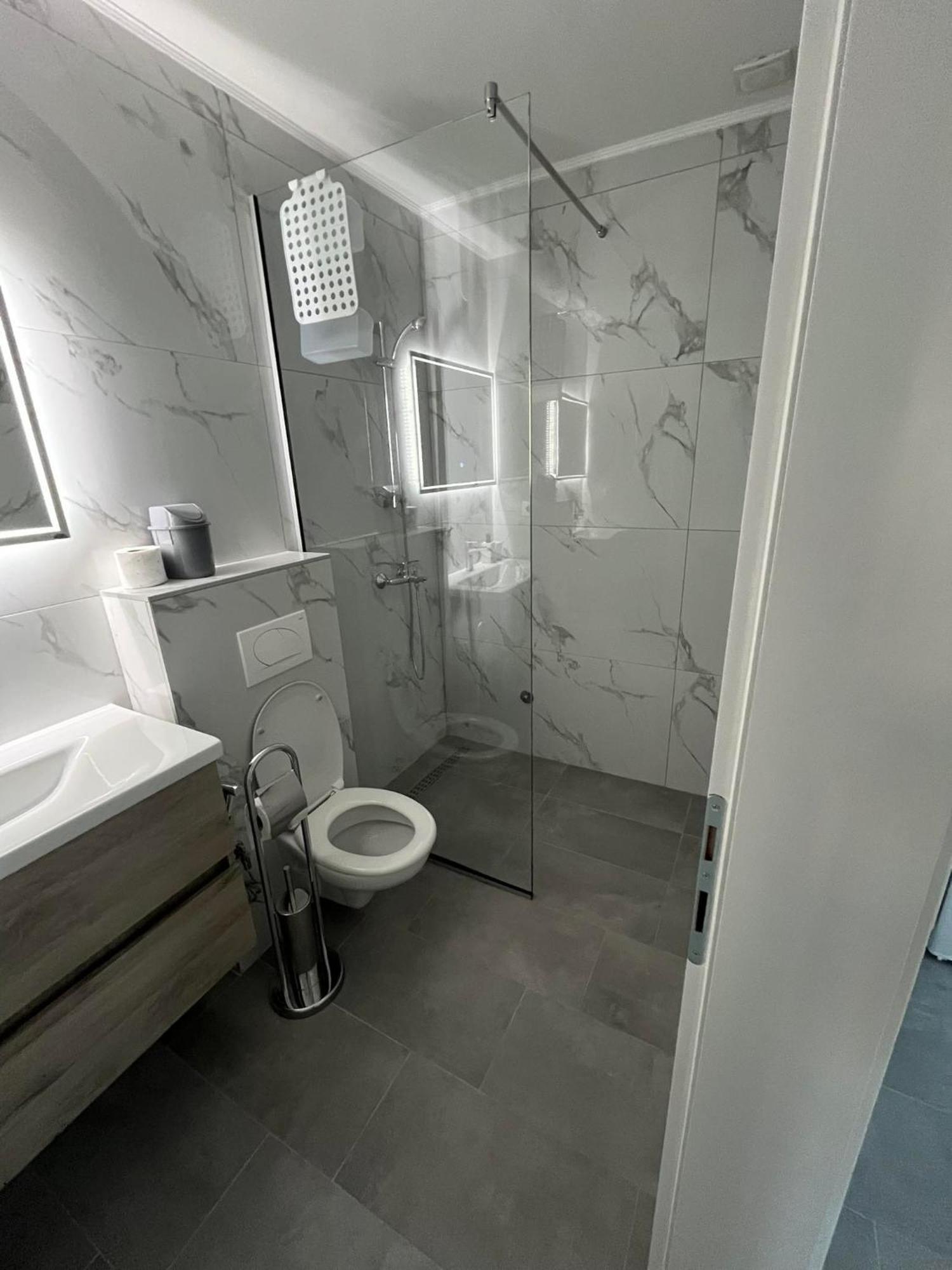 On Point Apartment Мостар Екстериор снимка